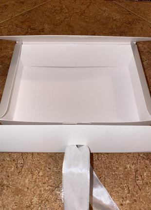 Коробка біла для подарунків та сувенірів2 фото