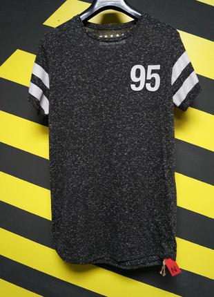 Подовжена фактурна футболка