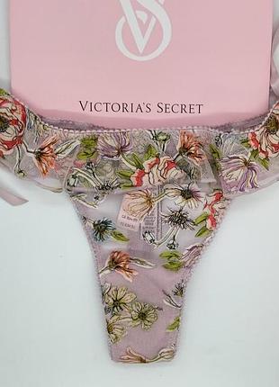Шикарные трусики-стринги с цветочной вышивкой       victoria's secret оригинал