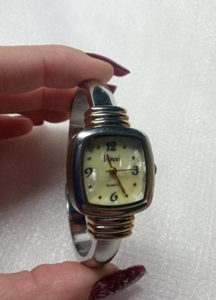 Женские часы