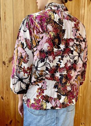 Блуза топ с крупными цветами скандинавия4 фото