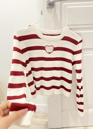 Трикотажный свитер в красную полоску с вырезанным сердечком в стиле zara ami1 фото
