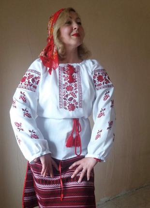 Блузка жіноча , біла , вишивка квіти "маки з калиною" матеріал шифон.