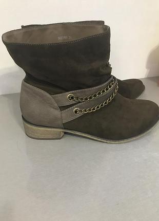 Черевики жіночі