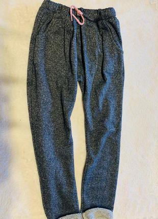 Тёплые серебристые брюки x- mail  рр 6-7лет