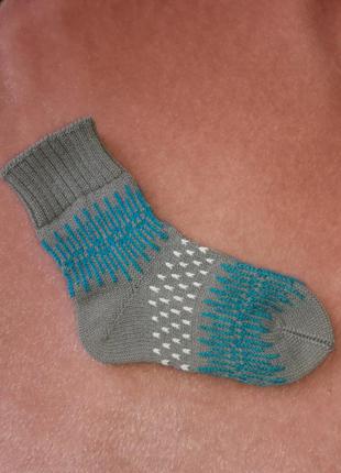 Жіночі в'язані шкарпетки ручної роботи