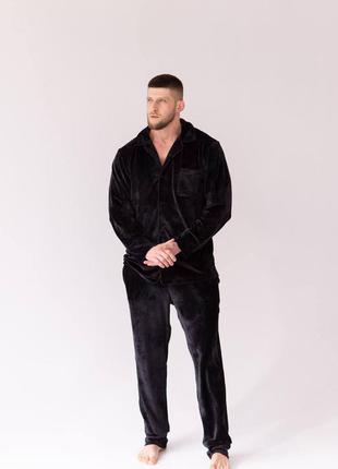 Піжама або домашній костюм для чоловіків