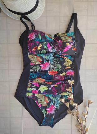 Суцільний купальник