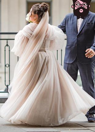 Весільна сукня пудрово-рожевого кольору і фата2 фото
