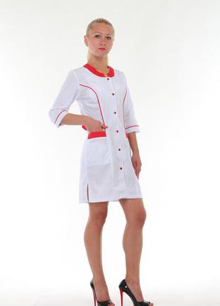 Батистовый медицинский женский халат на красных кнопках с красной вставкой 40-60