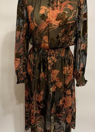 Нарядное платье с велюровыми вставками