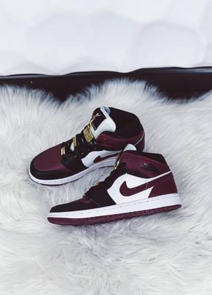 Женские кроссовки nike air jordan 1 чёрные с бордовым3 фото