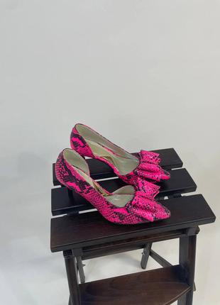 Екслюзивні туфлі лодочки з італійської шкіри жіночі на шпильці8 фото