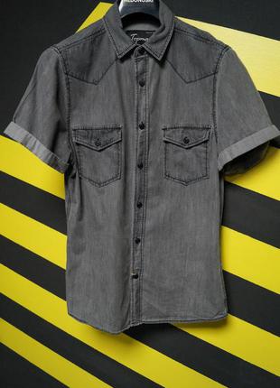 Однотонна теніска