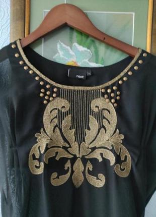 Чудесная шифоновая блуза с вышивкой и баской2 фото