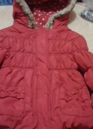Продам детскую куртку на 3-4 года
