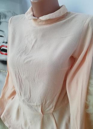 Нежная трендовая блузка блуза с баской  и воротничком вискоза, бренд cos3 фото