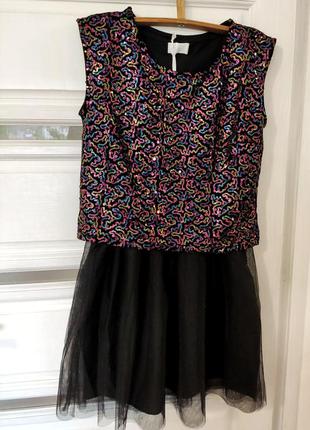 Яркое нарядное платье с пайетками 158 см