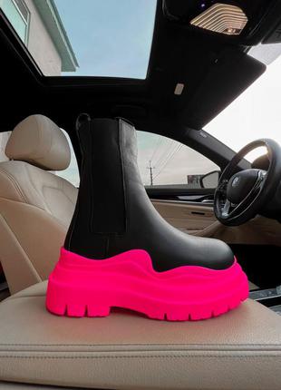 Bottega veneta pink популярні ботега масивні черевики рожева малинова яскрава підошва на хутрі ботинки с мехом кожа зима3 фото