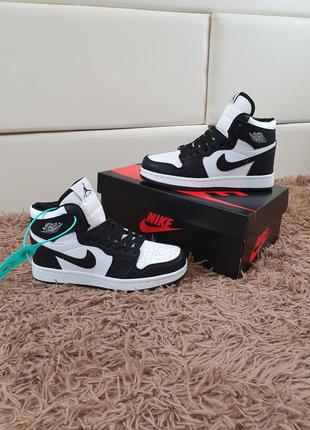 Кроссовки женские и мужские черно-белые nike air jordan 1 retro. обувь унисекс найк аир джордан 1