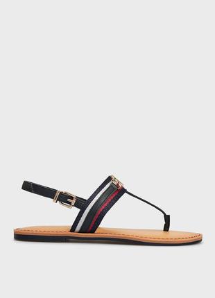 Tommy hilfiger женские кожаные сандалии shimmery ribbon flat sandal7 фото