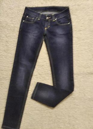 Джинси скіні