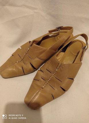 Х. кожанные женский босоножки бежевые натуральная кожа с закрытым носком шкіряні шкіра