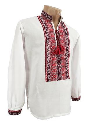 Мужская вышиванка белого цвета на домотканном полотне в классическом стиле