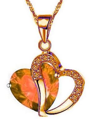 Яскравий ошатний, святковий урочистий кулон медальйон під золото з бурштиновим каменем і стразами "влю