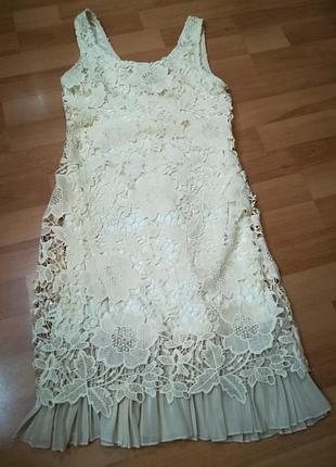 Нарядное кружевное платье danity