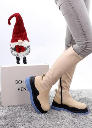 Жіночі бежеві чоботи з хутром, bottega veneta beige high fur