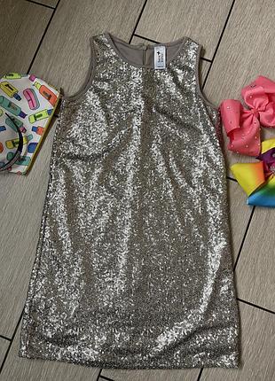 Красивое платье 146-152 см