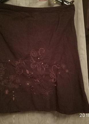 Нарядная актуальная юбка из тонкого натурального вельвета.