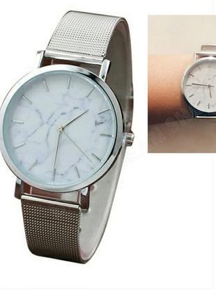 Часы мрамор под серебро , металл