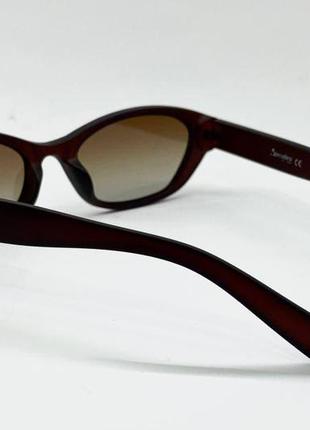 Женские солнцезащитные очки линзы с поляризацией и градиентом узкие в матовой коричневой пластиковой оправе5 фото
