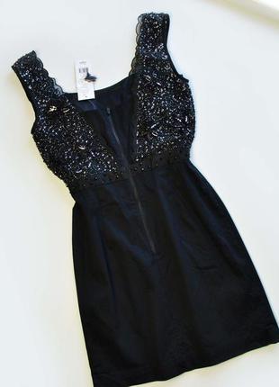 Оригинальное приталенное платье с камнями и пайетках french connection6 фото