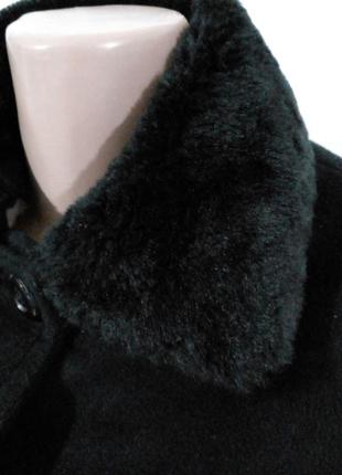 Демісезонне пальто з хутряним коміром3 фото