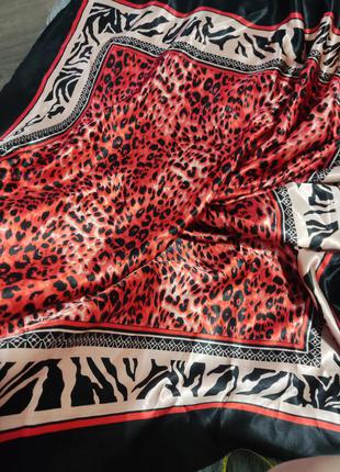 Елегантна атласна леопардовая большая в хустках2 фото