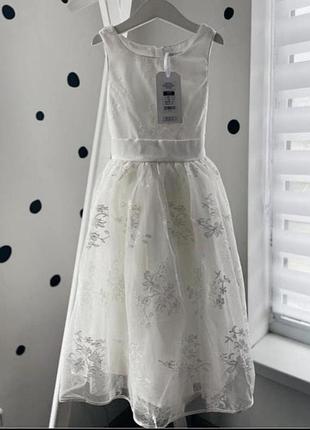 Белоснежное шикарное платье 122