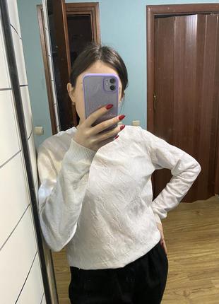 Білий светрик