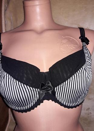 Шикарный бюстгальтер hunkemoller