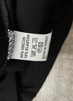 Базовий тонкий гольф классическая чёрная женская водолазка горловина жабо8 фото