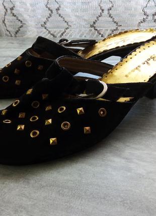 Женские, черные босоножки, туфли на небольшом каблуке, с декором и регулирующим ремешком