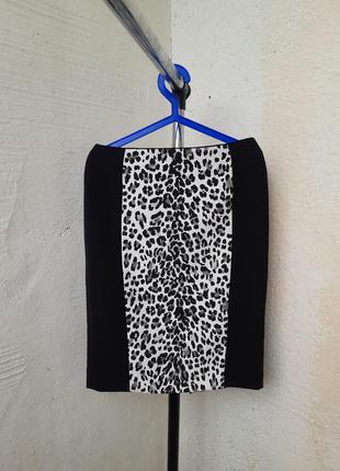 Жіноча спідниця-міді з анімалістичним аринтом
