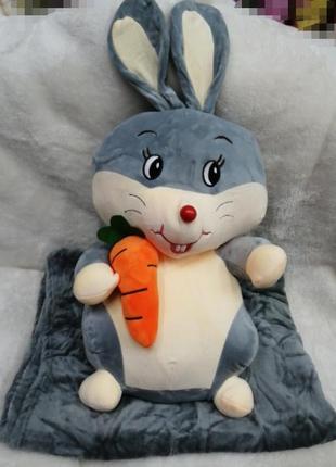 Игрушка /подушка плед, заяц серый с морковкой, в наличии расцветки и модели