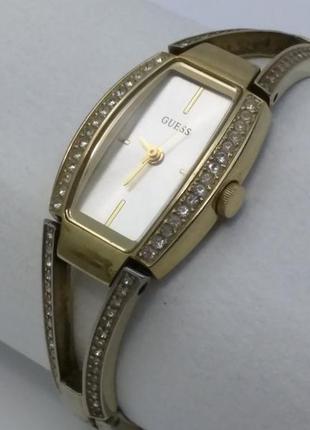 Годинник guess, вживані, на тонку руку. кварц.