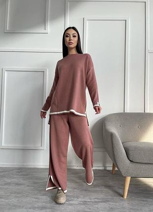 Трендовый костюм оверсайз со вставками