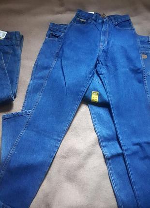 Фирменные джинсы mom wrangler подростковыe..