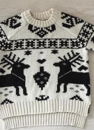 Тёплый свитер с оленями
