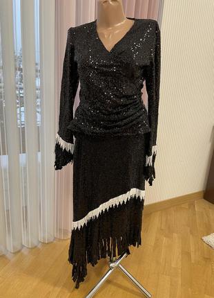 Ексклюзивний вечірній костюм в паєтках і з бісером